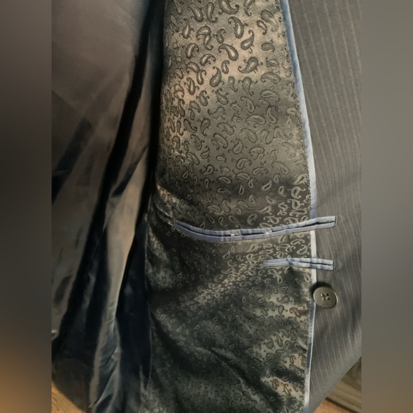 Men’s 46R Perry Ellis Portfolia Blue stripe suit. Pant size 39”x32” - Picture 8 of 9